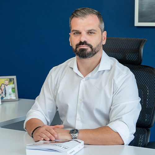 Νίκος Μηναδάκης